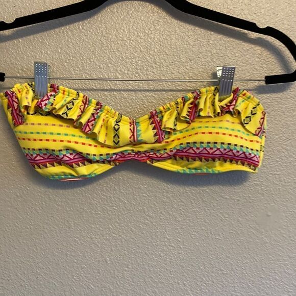 Roxy- yellow ruffle bandeau bikini top- Size large - Picture 1 of 7